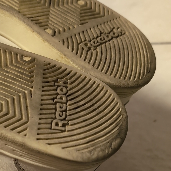 Reebok White and Green Sneakers - Picture 6 of 8